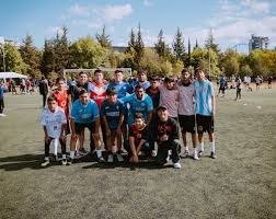 欧冠：巴萨上半场2球领先，曼城追平